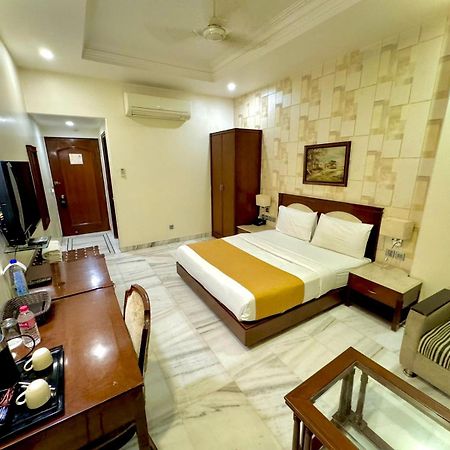 Hotel Florence Inn, Karol Bagh, New Delhi, 2 Min From Metro Екстериор снимка