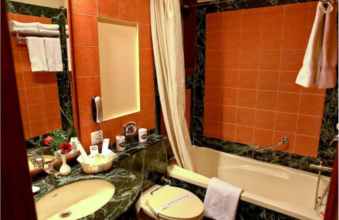 Hotel Florence Inn, Karol Bagh, New Delhi, 2 Min From Metro Екстериор снимка